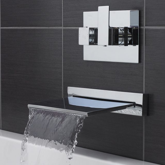 UK Bathrooms Essentials Dali Waterfall Bath Filler - UKBEST00046